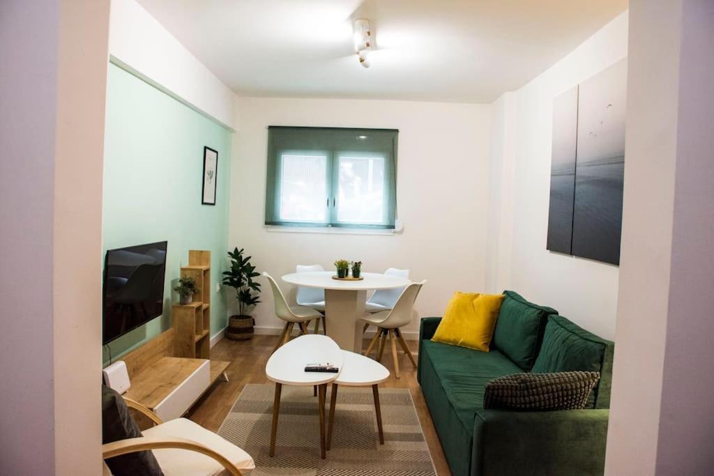 Newly Renovated-City Center Apartment Athen Exterior foto